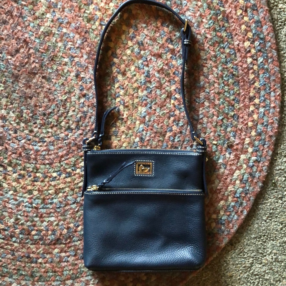 Dooney and Bourke beautiful purse!